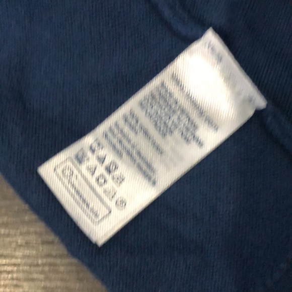 SOLD Tommy Hilfiger Men’s sweater & T-Shirts lot size small - Picture 8 of 11